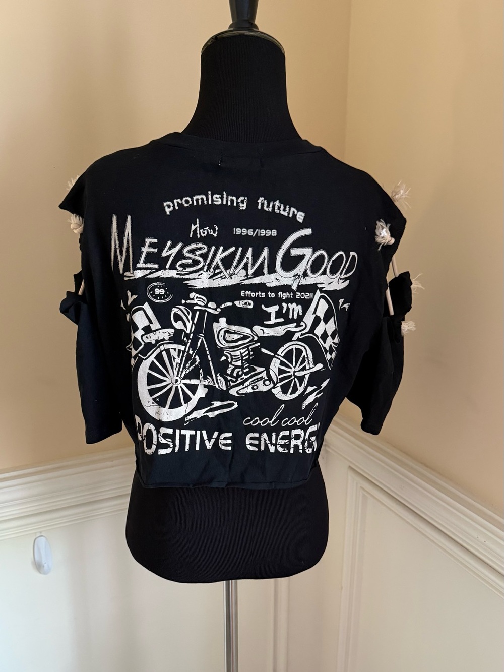 MEYSIKIM Black Motorcycle Graphic Crop Top - Slashed Cold Shoulder BikerTee Sz M